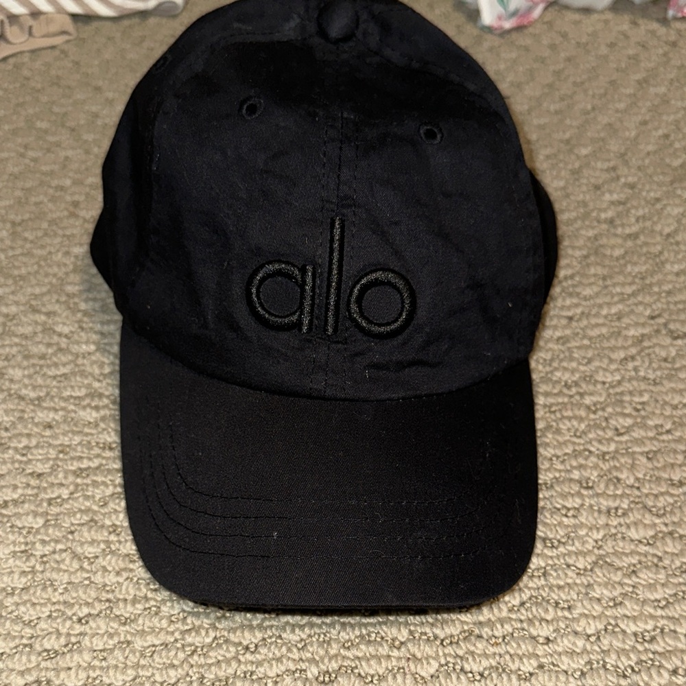 Alo Yoga baseball hat women’s